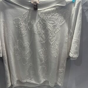 Chicos Top Blouse Womens Size 2  flowers White Short Sleeve Side‎ Stretch 51